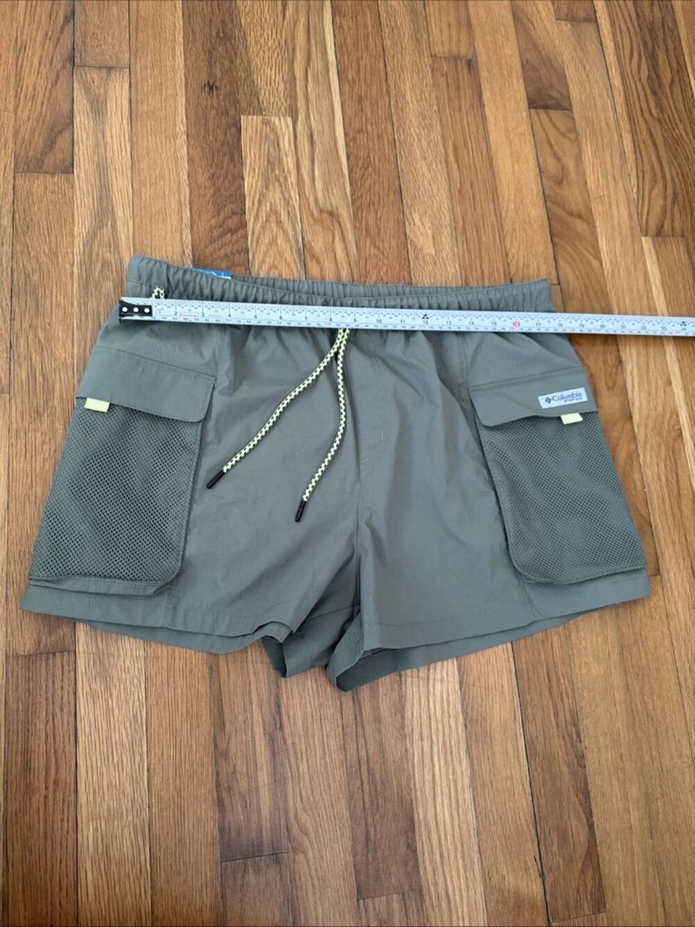 Columbia PFG Women's Shorts Open Water Athletic Khaki Size L - Picture 8 of 8